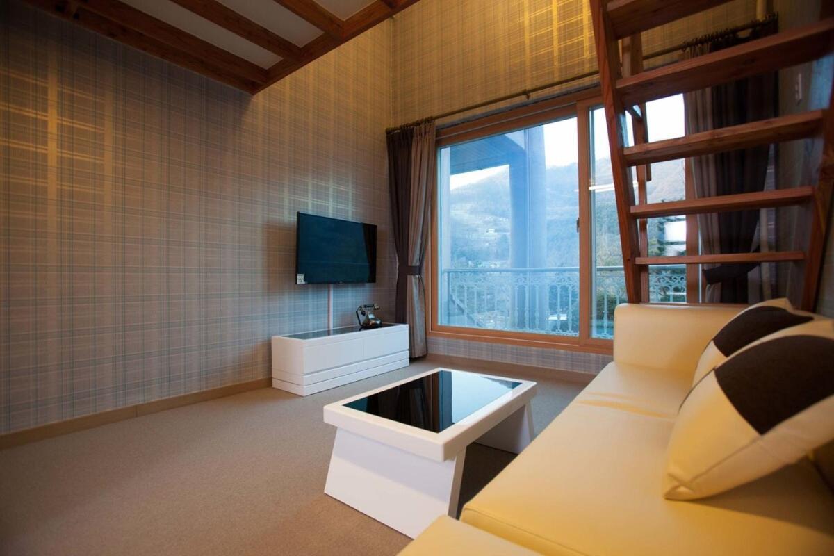 Cheongpyeong Family Hotel Капхьон Екстериор снимка
